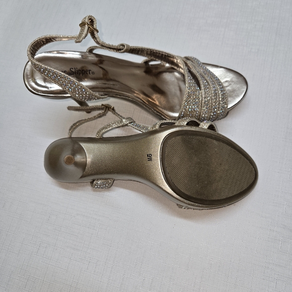 Elegant Gold Strappy Heels - Picture 7 of 8